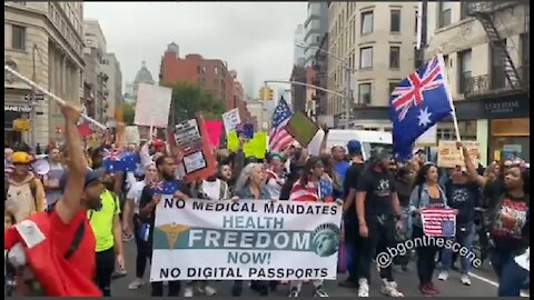 "Wake up New York” Chants Protests Against Vaccine Mandate in Manhattan #NewYork