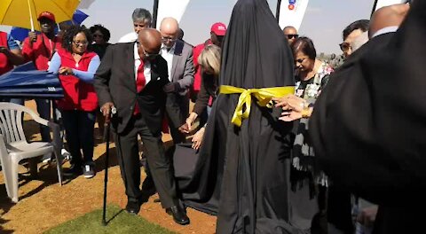 SOUTH AFRICA - Johannesburg - Unveiling of Ahmed Kathrada's bronze statue (vy3)