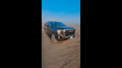 New 4×4 black denali