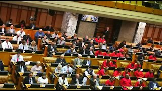 REPORT RECOMMENDING LAND EXPROPRIATION ADOPTED BY MAJORITY VOTE IN PARLIAMENT (qYK)