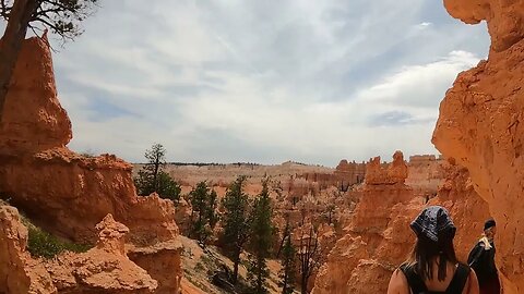 Hiking the hoodoos in Bryce Canyon National Park