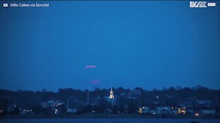 Hypnotisante superbe lune à Rhode Island