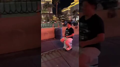 Man Rides Suitcase In Las Vegas! 🤯 #LasVegas #Vegas #Strip #Comedy #Funny #Shorts #fypシ #fyp