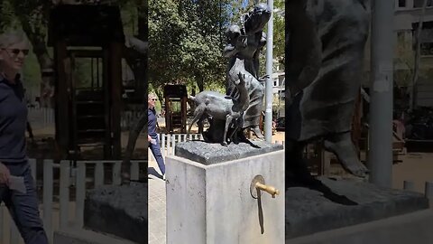 #Paseando▫️Monumento a Blancanieves 📌 Plaza de Gala Placidia 🌍 #Barcelona 🇪🇸