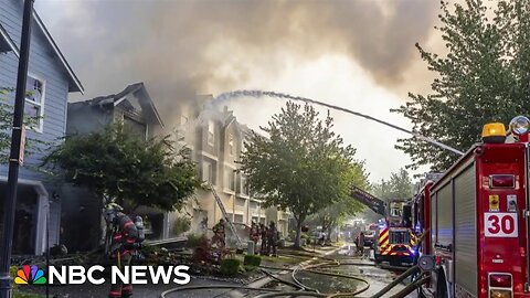 3 dead after a plane crashes into an Oregon house