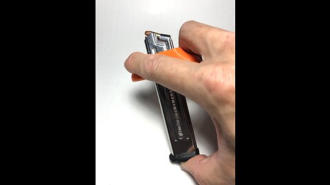 S&W Victory Speedloader - 10 round .22LR mag loading - 1st method