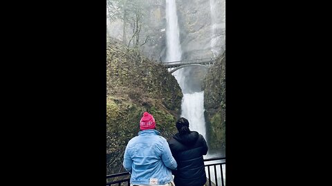 MULTNOMAH FALLS: PACIFIC NORTHWEST