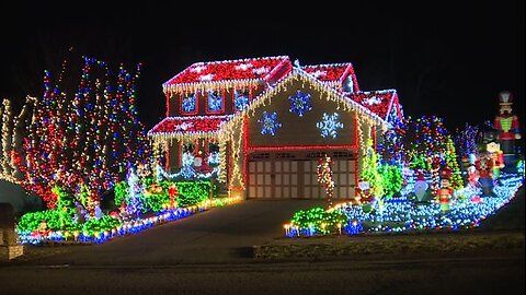 It’s Christmas lights with a house ✨