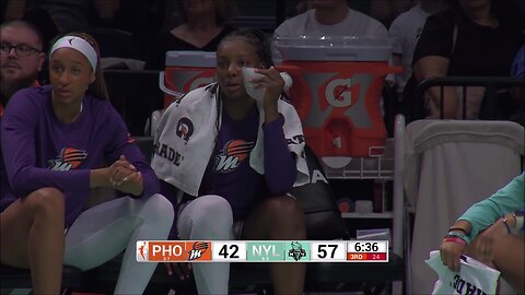 Onyenwere Takes ELBOW To FACE & Called For Foul, Does NOT Return | Phoenix Mercury vs NY Liberty