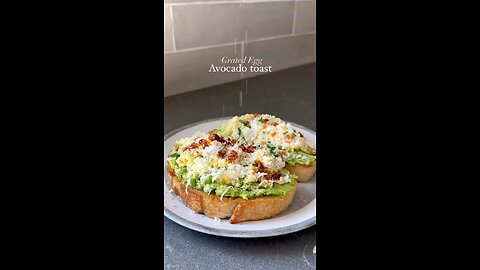 Try this Tasty Egg Avacodo Toast 😋