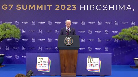 Biden Pulls Out Pre-Selected List Of Reporters To Call On At His "Press Conference" In Japan