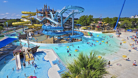 Uno de los deslizadores acuaticos del Parque de agua en West Palm Beach