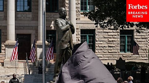 DeKalb County Courthouse In Georgia Unveils Statue Honoring The Late John Lewis