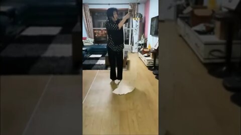 Chinese Girl Has A Disappearing Cloth