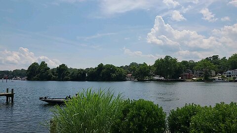 Luna at occoquan boat launch