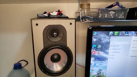 Marantz 1200B Console Stereo Amplifier and Paradigm Mini Monitor Spakers - Audio Test Demo