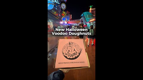 Halloween Donuts at Universal CityWalk – Voodoo Doughnut 🍩😈