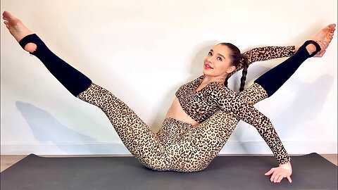 Yoga in Leopard Suit - The Most Effective Leg Stretch with Mirra #yoga#contortion#stretching