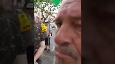 Comandante do 9º BPM polidamente ordena a retirada do Acampamento Patriota no CMS.