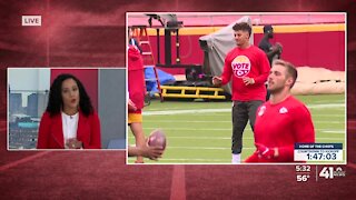 Chiefs QB Patrick Mahomes wears 'vote' shirt during warmups