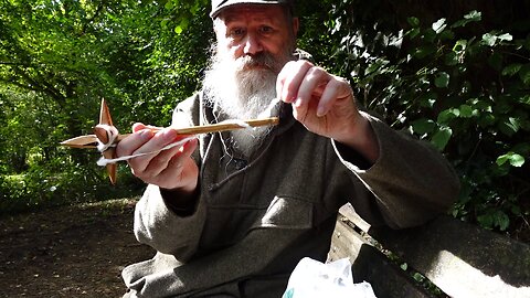 Spinning raw wool – DIY Hazel-stick spinning with Hand drop Spindle