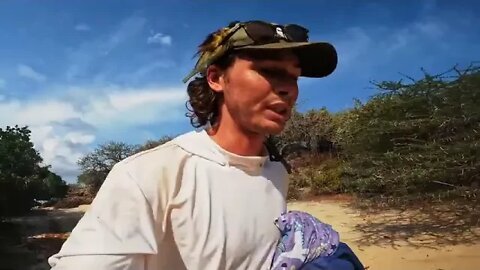 5 Days Solo ISLAND SURVIVAL DAY 1 NO FOOD, NO WATER, NO SHELTER LEATHERMAN, FISHIN