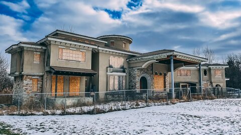 Abandoned Mansion in Chicago's Suburbs