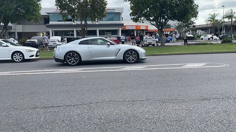 R35 GTR going home