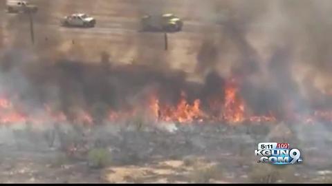 Brush fire shuts down I-17 in north Phoenix