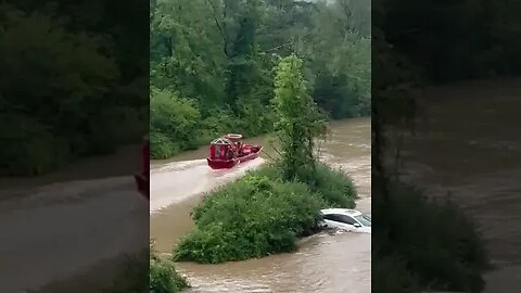 NYS Emergency Services with rescue boats on the Palisades Parkway responding to calls...