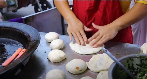 Chinese Streetfood Pancakes Are AMAZING