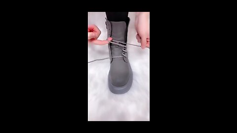 Shoe lace tying tip