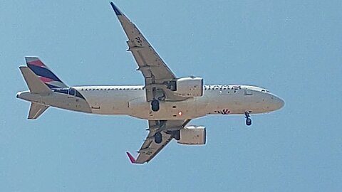 Airbus A320NEO PR-XBB vindo do Recife para Fortaleza