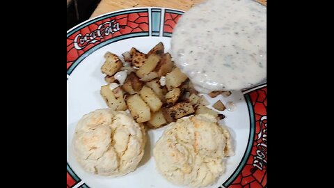 Give Yourself A Reason To Wake Up In The Morning! ☀️ Biscuits & Sausage Gravy☕