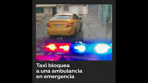 Taxista bloquea el paso a una ambulancia en emergencia en Bogotá