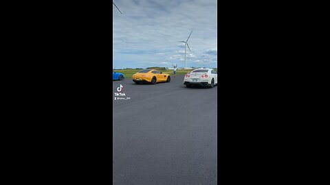 Drag race AMG vs GTR vs AUDI TTRS