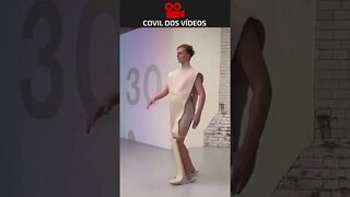 O desfile de moda mais bizarro do mundo 😱😱😱