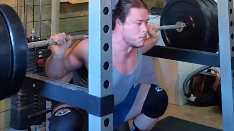 NEW-TECH EXCLUSIVE: Easy Final Set of 3x3 130 Kgs Paused Squats.