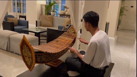 Please Enjoy Watching Khmer Music Instrument (RONEATH)