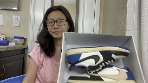 Please tell why this is a pair FAKE air Jordan 1 shoes