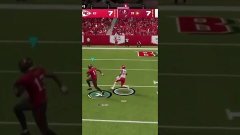 MIKE EVANS INSANE HURDLE IN MADDEN 23!! #drw15