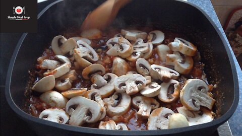 Mushrooms with turkey meat