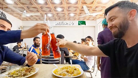 Pakistani guy buys me Biryani in Karachi 🇵🇰