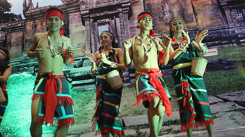 Amazing Cambodian folk dance with wonderfull dancers