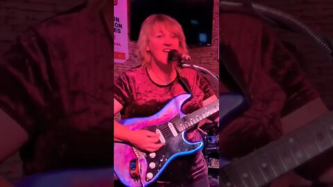 Barracuda- Heart cover by Cari Dell Trio- female lead guitarist from Austin, Texas