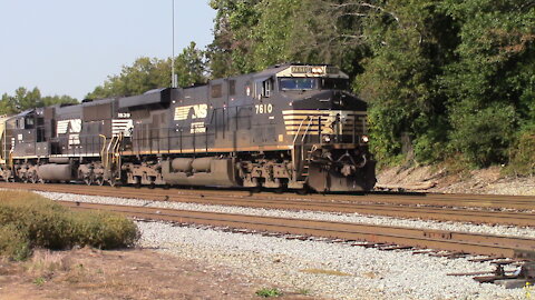 NS 186 long mixed freight