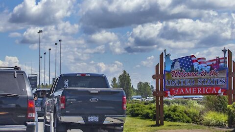 Reopening The Canada-US Border This Summer Is A ‘Particular Risk’ Says Top Doc