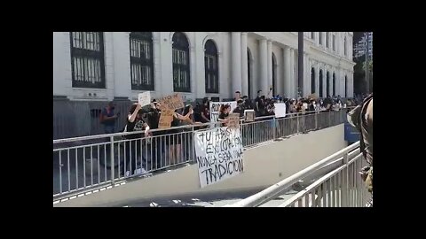 Zurdos sin patria dolidos por un grupo de chilenos patriotas que se manifestaban por Chile!!