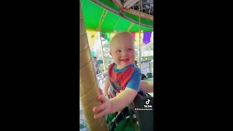 Baby Loves the Zoo!