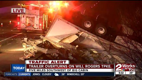 Trailer overturns on Will Rogers Turnpike